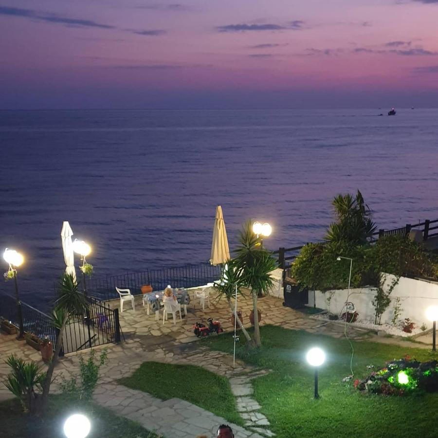 Kyana Big Blue Apartments Агия Параскеви Екстериор снимка